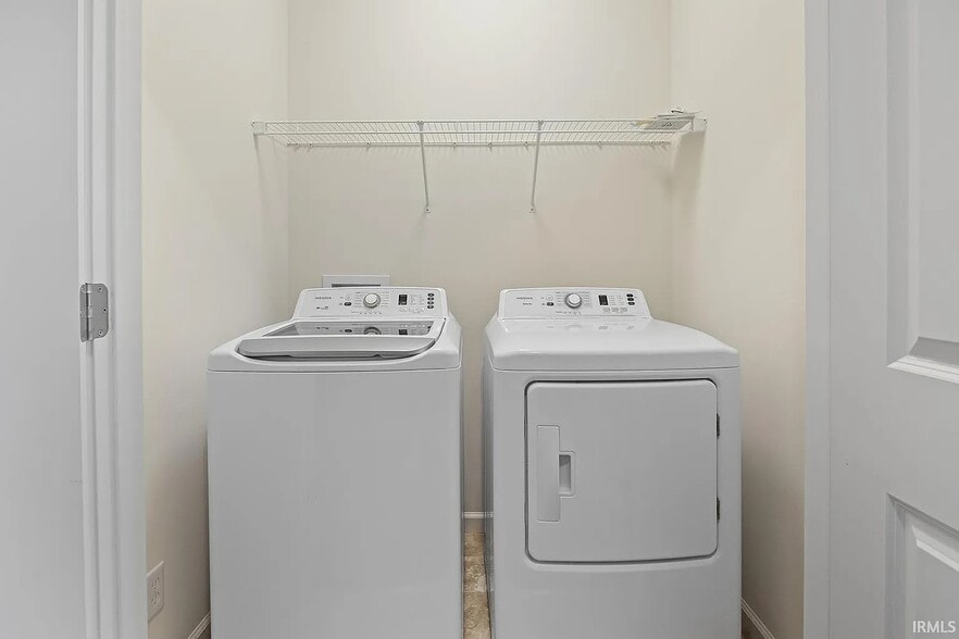 Building Photo - 2911 Poinciana Dr