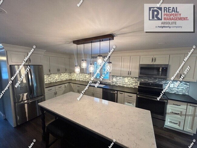 Building Photo - 44 Pinewood Rd