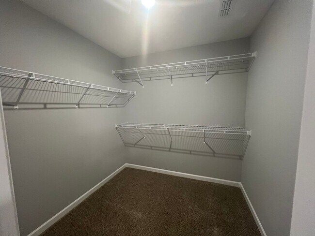 Building Photo - 41 Country Cir