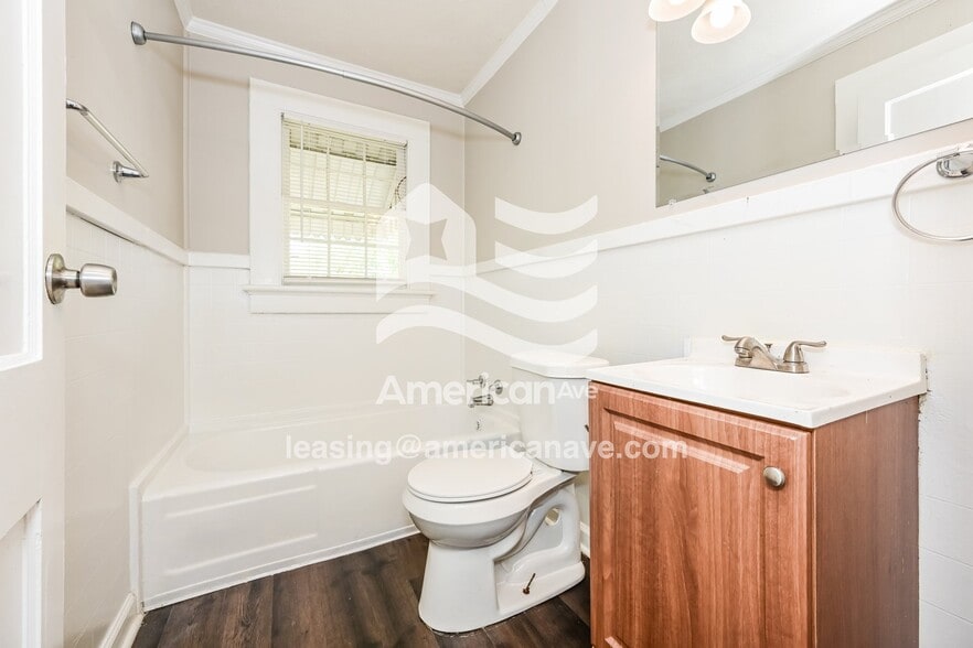 Building Photo - 1324 18th St