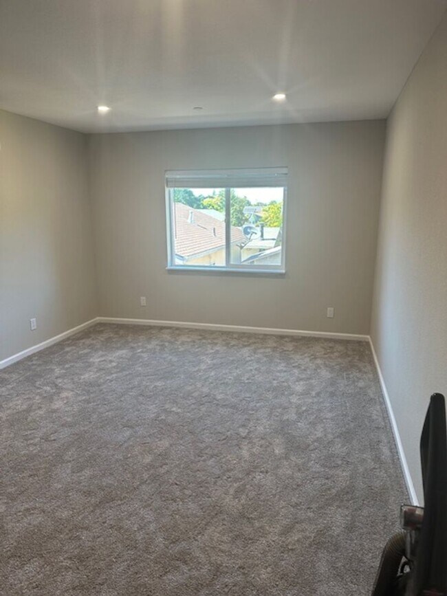 Building Photo - 224 Brittain Ln