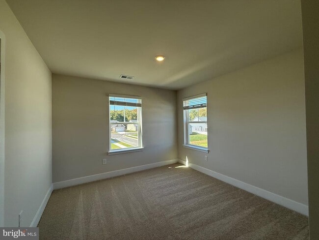 Building Photo - 1670 Lake Placid Dr