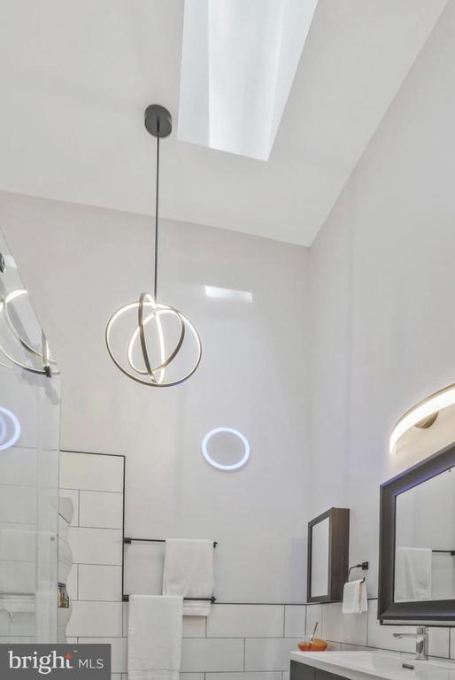 Building Photo - 9801 Burke Pond Ln