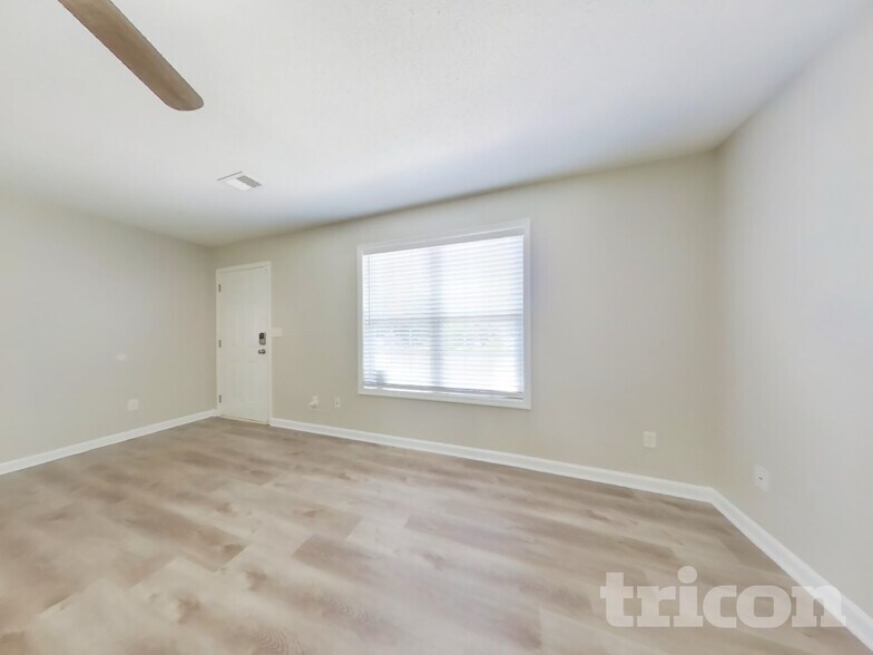 Building Photo - 1173 Woodwind Dr