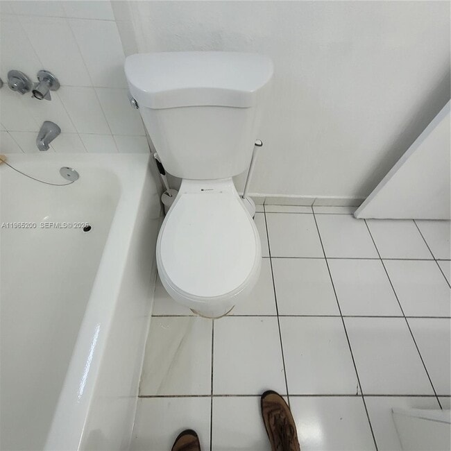 Building Photo - 5100 SW 41st St