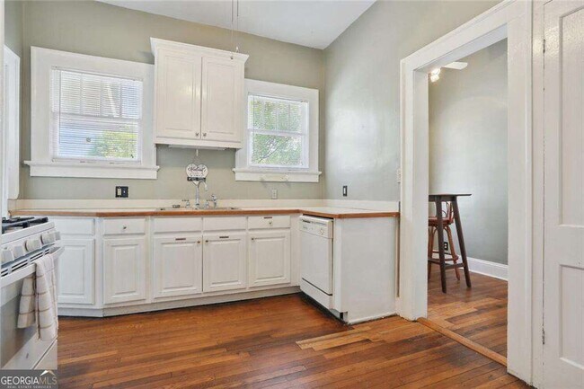 Building Photo - 203 Winter Ave