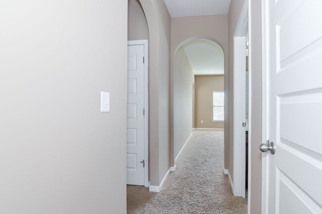 Building Photo - 5403 Hadwin Ct