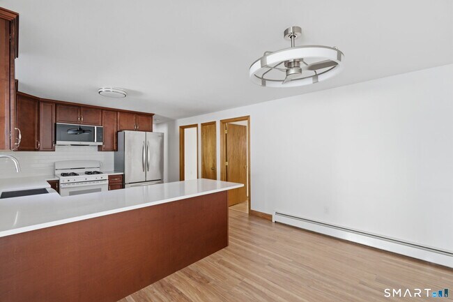 Building Photo - 112 Joy Ln