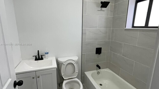 Building Photo - 3034 NW 14th Ave