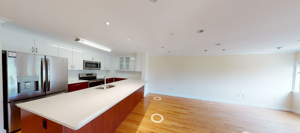 Building Photo - 1441 Beacon St