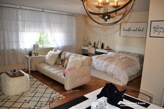 Building Photo - 101 Monmouth St