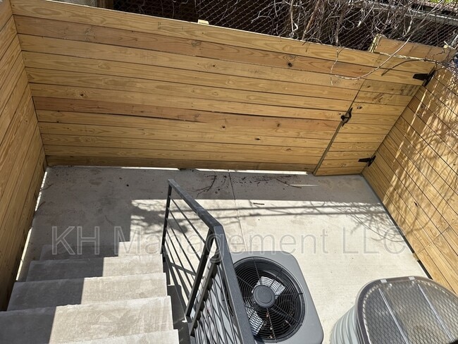 Building Photo - 5146 Ranstead St