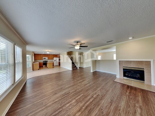 Building Photo - 325 Van Gogh Cir