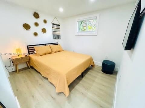 Primary Photo - 2612 SW 12th St