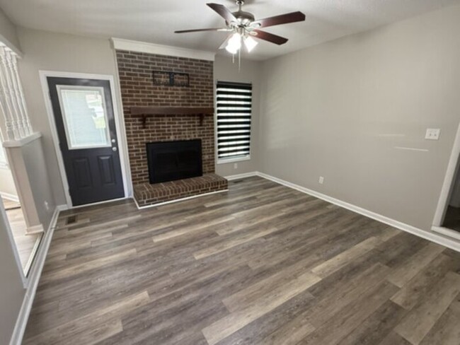 Building Photo - 629 Torhunta Dr