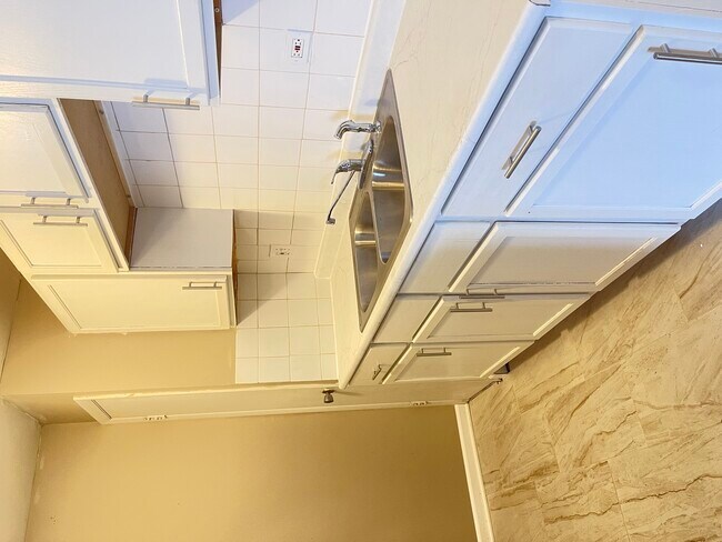 Building Photo - 1035 Higgins Quarters Dr