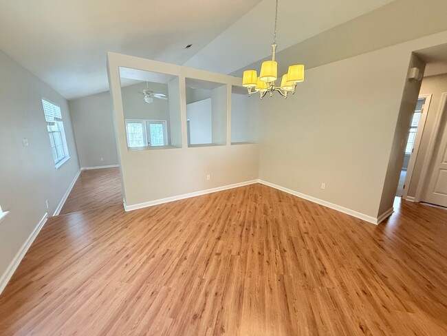 Building Photo - NE Tallahassee Home in Top School District