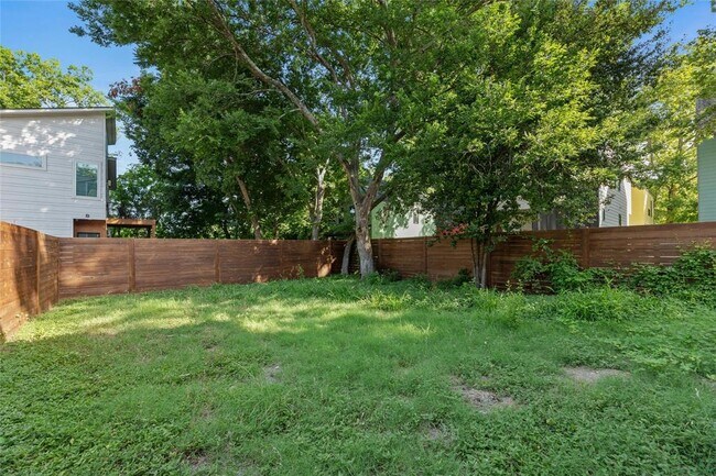 Building Photo - 1114 Walton Ln