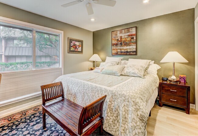 Building Photo - 6480 Bayou Glen Rd