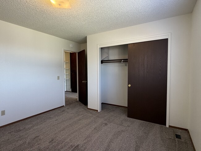 Building Photo - 2214 Myrtle Avenue