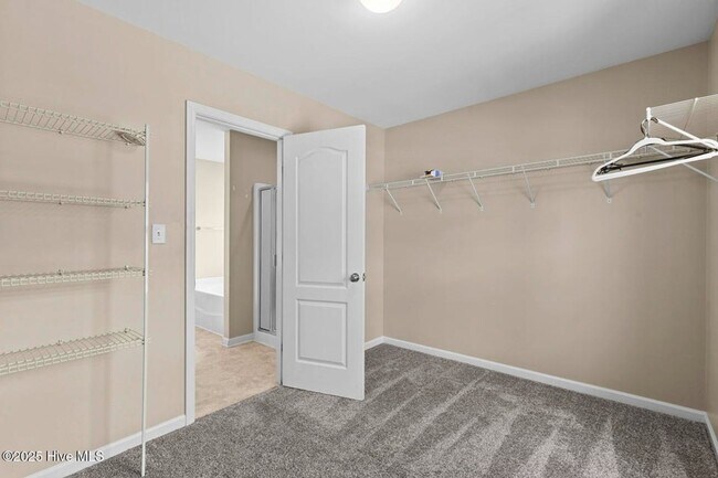 Building Photo - 4 Bedroom Home In Carolina Plantation!