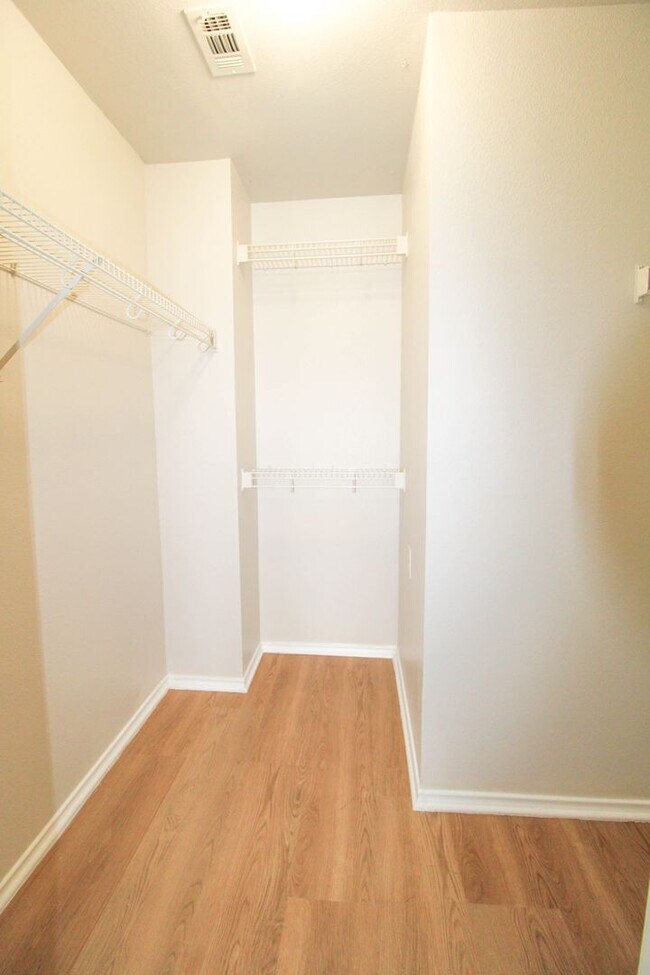 Building Photo - 9706 Battle Pass