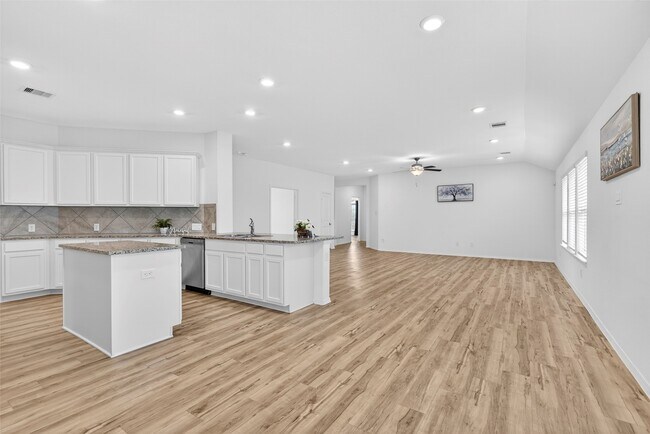 Building Photo - 5402 Still Creek Ranch Dr