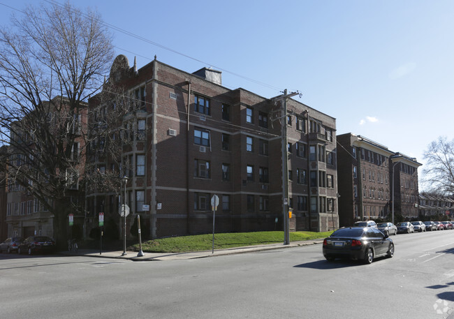 Building Photo - Pine Court Apartment