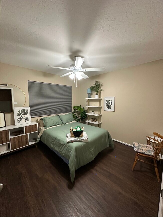 Primary Photo - 1224 N 84th Pl