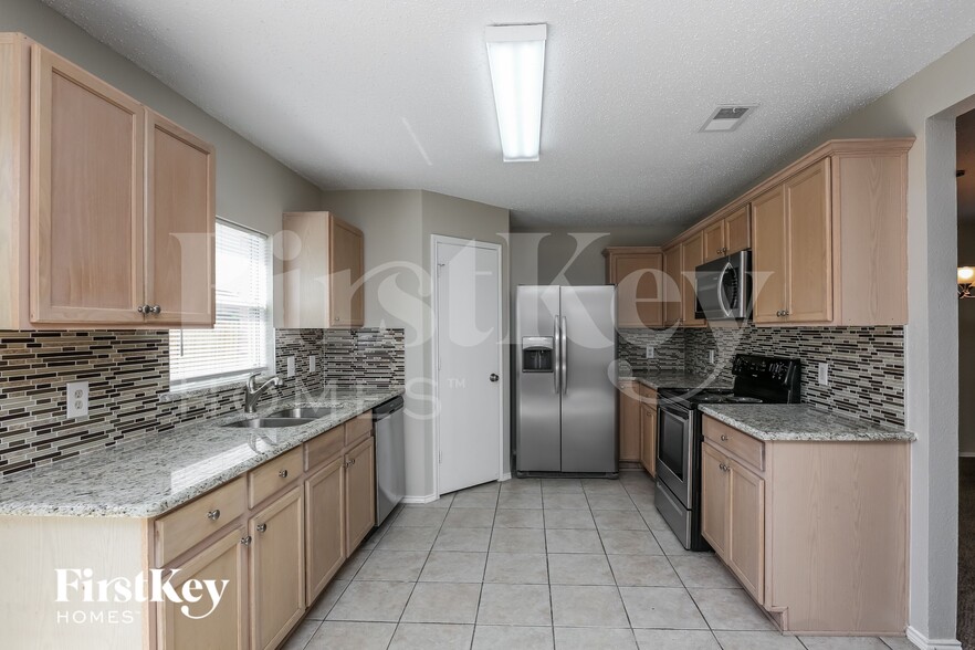 Building Photo - 820 Monette Dr