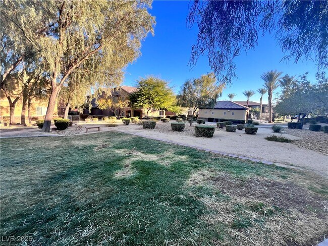 Building Photo - 6868 Sky Pointe Dr