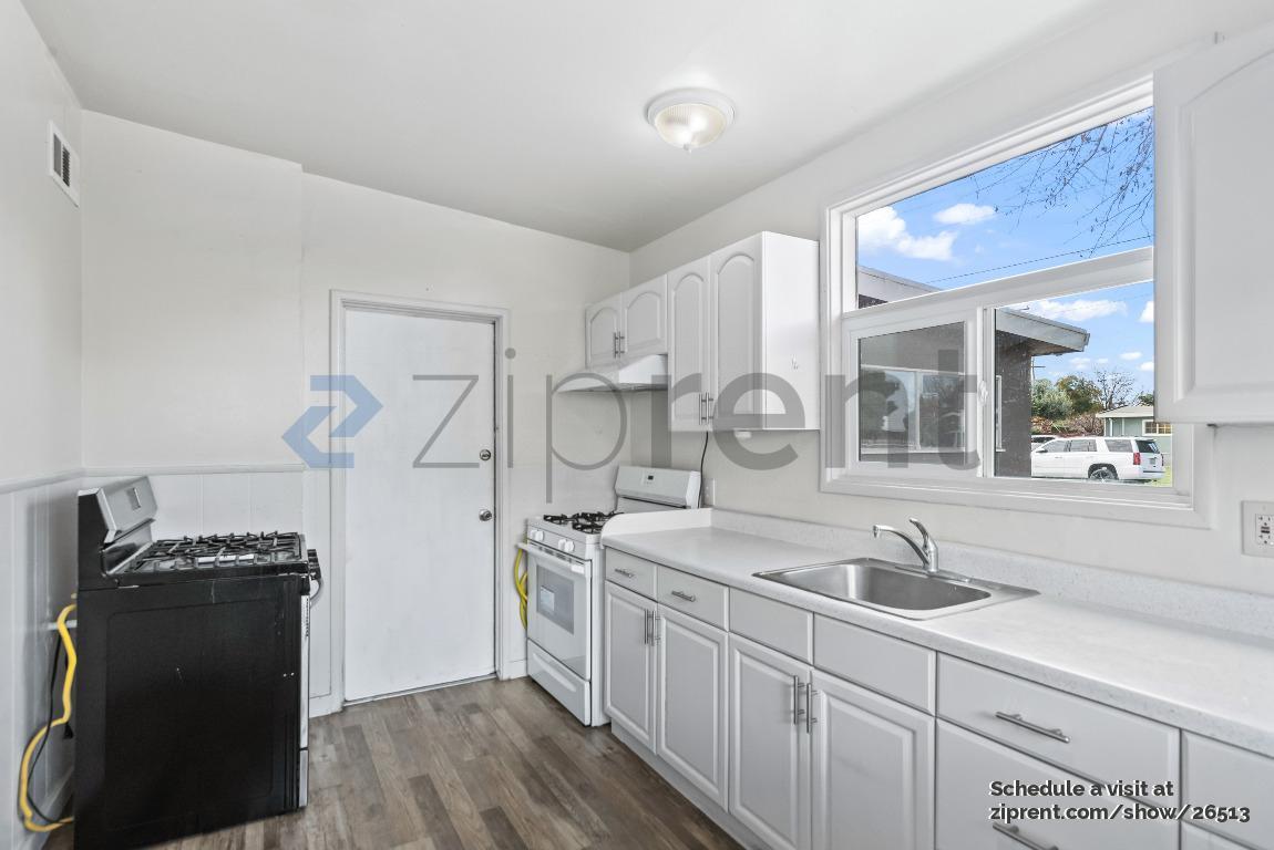 Building Photo - 2802 Georgetown St