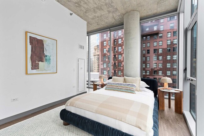 Building Photo - 60 E Randolph St