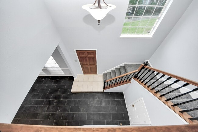 Building Photo - 2102 Gemini St