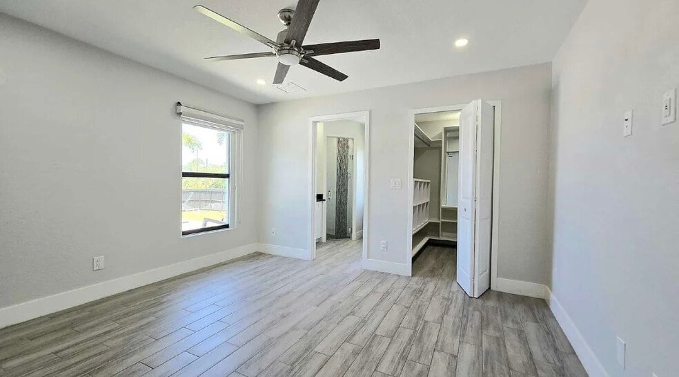 Building Photo - 4020 NW 41st Pl