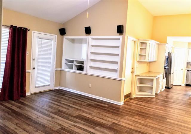 Building Photo - 1327 Royal Palm Ln
