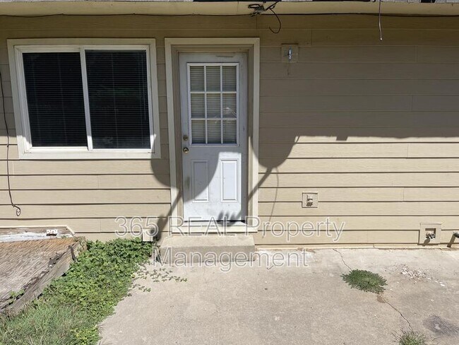 Building Photo - 706 37th Ave
