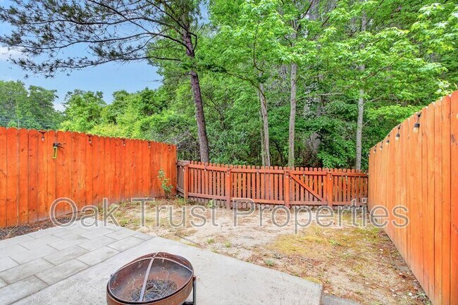 Building Photo - 854 Bibury Ct