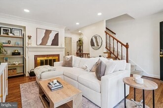 Building Photo - 1223 Michigan Ct