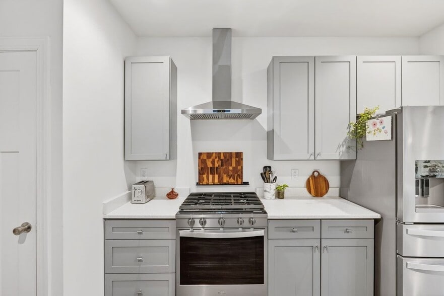 Building Photo - 927 Ramseur St