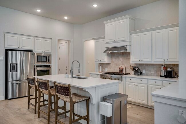 Building Photo - 7038 Cantera Manor Blvd