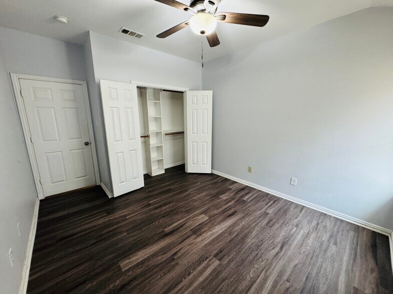 Building Photo - 5837 Swords Dr