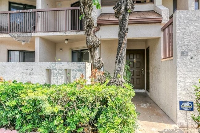 Building Photo - 9818 Nob Hill Ct