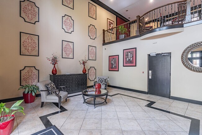 Building Photo - Excellently maintained 1 bedroom, 1.5 bath...
