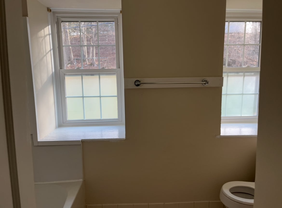 Building Photo - 16 East Main Street