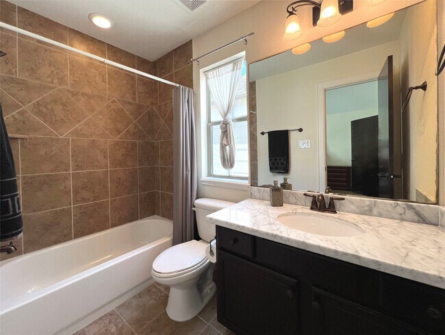 Building Photo - 904 Patterson St