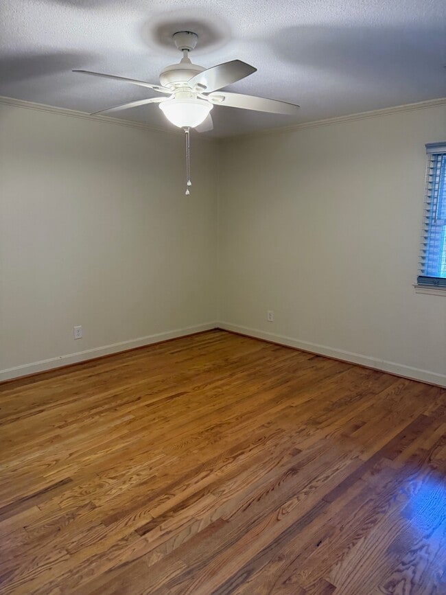 Building Photo - 109 Circle Dr