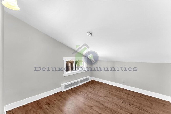 Building Photo - Beautiful 3 Bedroom in Alto – Updated, Spacious, Surrounded by Nature