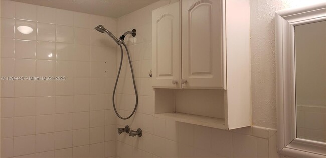 Building Photo - 8301 SW 142nd Ave