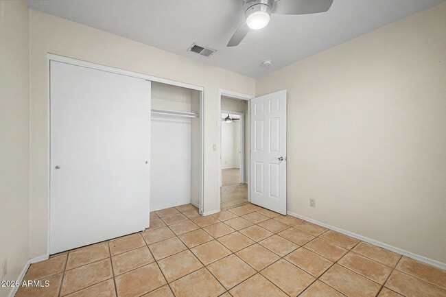 Building Photo - 933 N 94th Pl